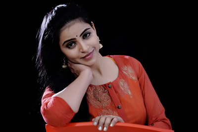 actress-naveena-reddy-stills