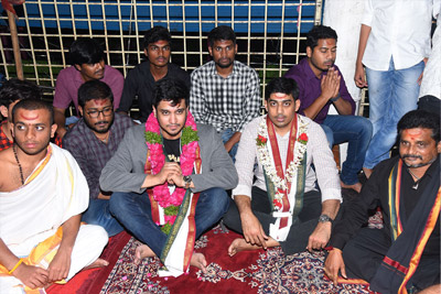 Arjun Suravaram Team In Badhrakali Temple Warangal