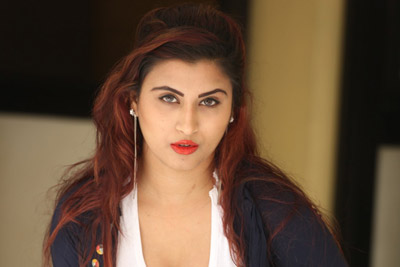 gunnjan-aras-at-wife-i-team-pressmeet