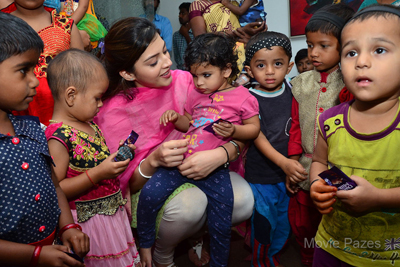 mehreen-birthday-celebrationa-at-an-orphanage
