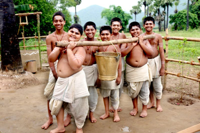 paramanandaiah-sishyula-katha-movie-stills