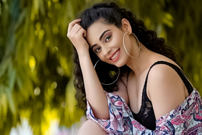 payal-wadhwa-photoshoot-stills