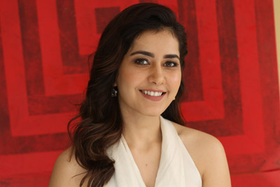 raashi-khanna-stills-at-interview-about-world-famous-lover