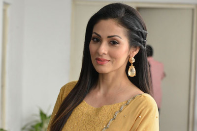sadha-at-kitty-party-movie-logo-launch-event