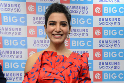 Samantha at a Phone Launch event