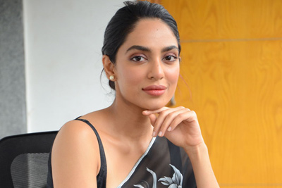 sobitha-dhulipala-interview-stills-about-goodachari