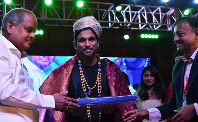 Allu Arjun Felicitated At IKYA FIESTA 2018